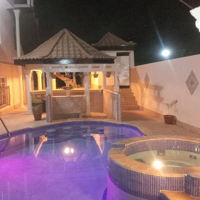 Pinnacle View Estate Micaila Villa مونتيغو باي